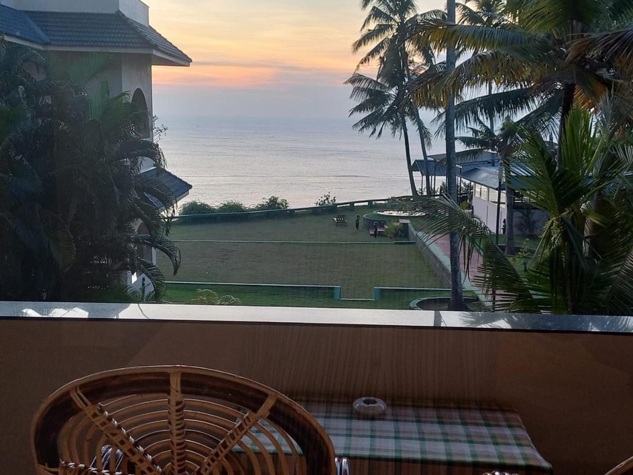 Seashore Beach Resort Варкала Экстерьер фото